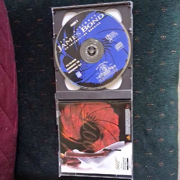 James Bond: An Interactive Dossier PC Game - Picture 3 of 6